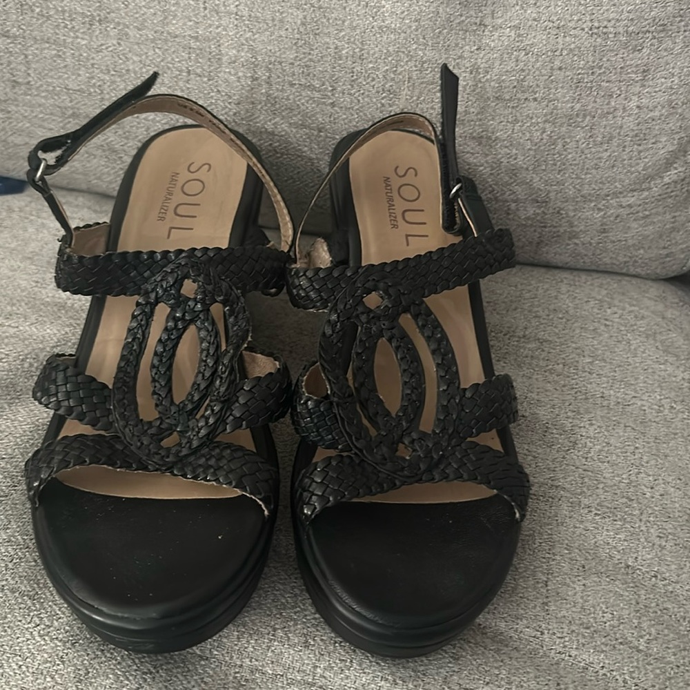 Euc only wore once! Naturalizer soul black sandal wedges size 9.5M approx 3in